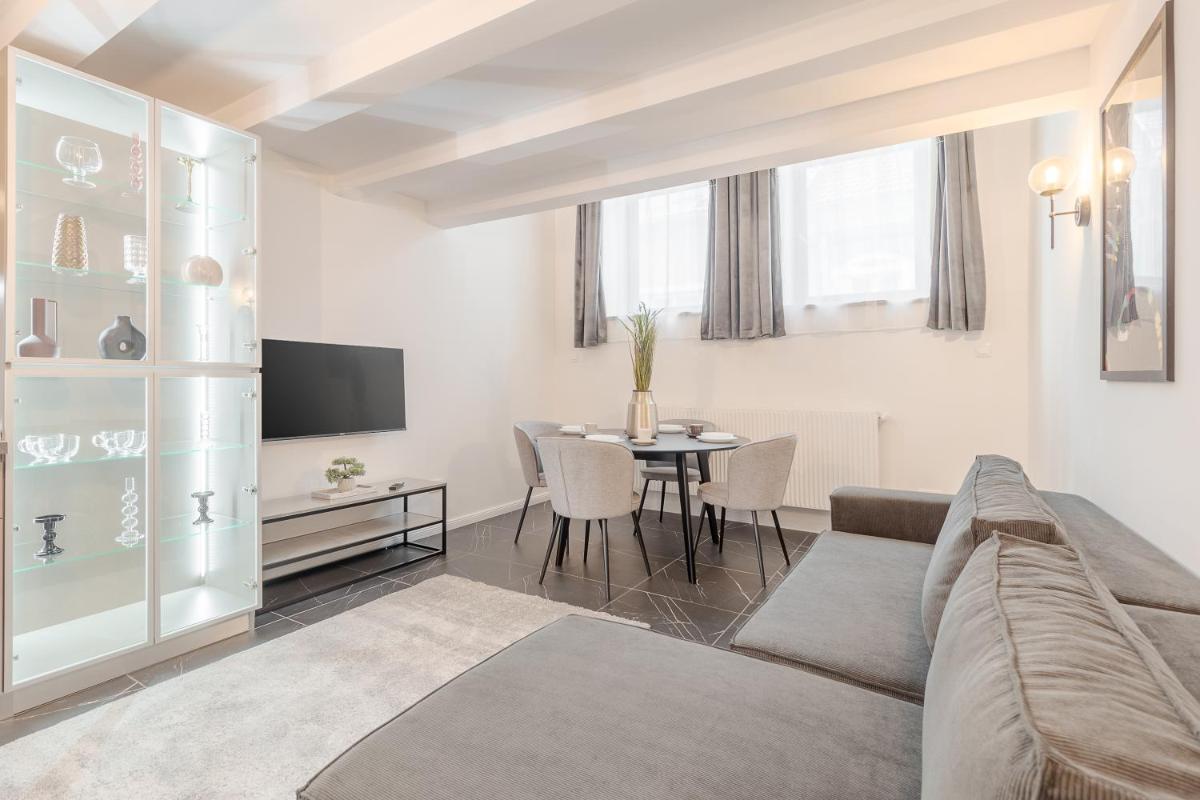 Apartament Ultra-Central Lux + Free Parking + Self Check-In - Housity