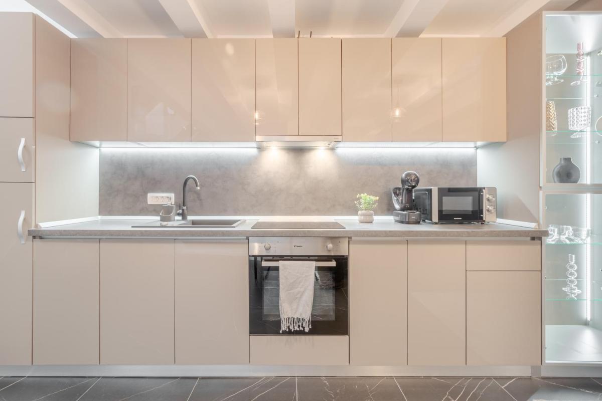 Apartament Ultra-Central Lux + Free Parking + Self Check-In - Housity