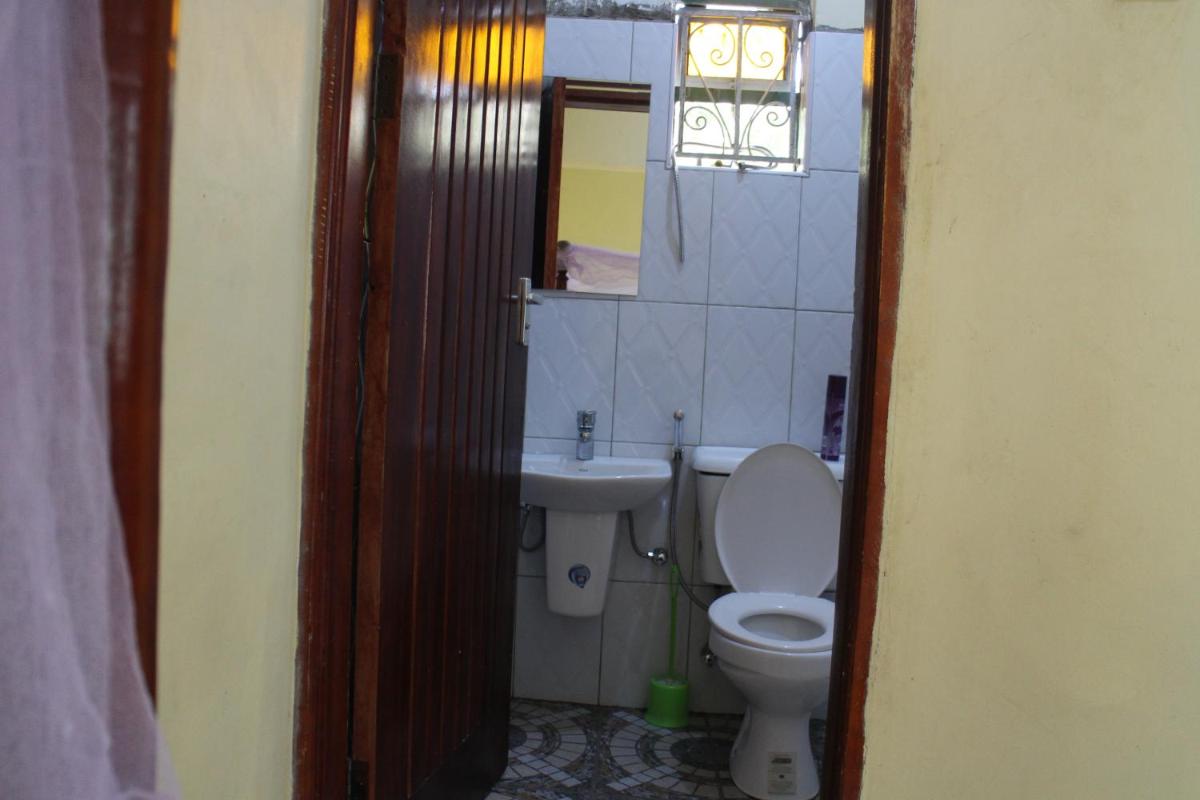 Kibale Eco-Home - Housity