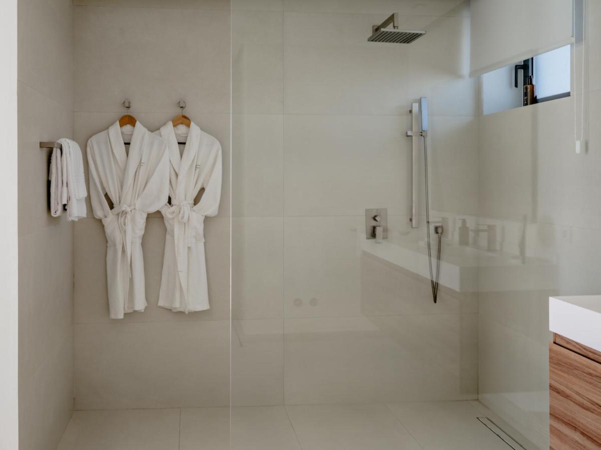 Un baño de THE FLAG HOTEL Marbella, Estepona Adult Recommended