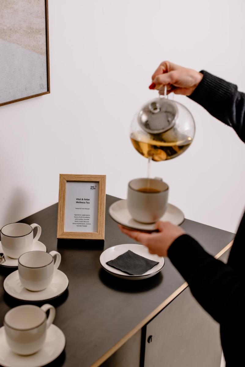 Utensilios para hacer té y café en THE FLAG HOTEL Marbella, Estepona Adult Recommended