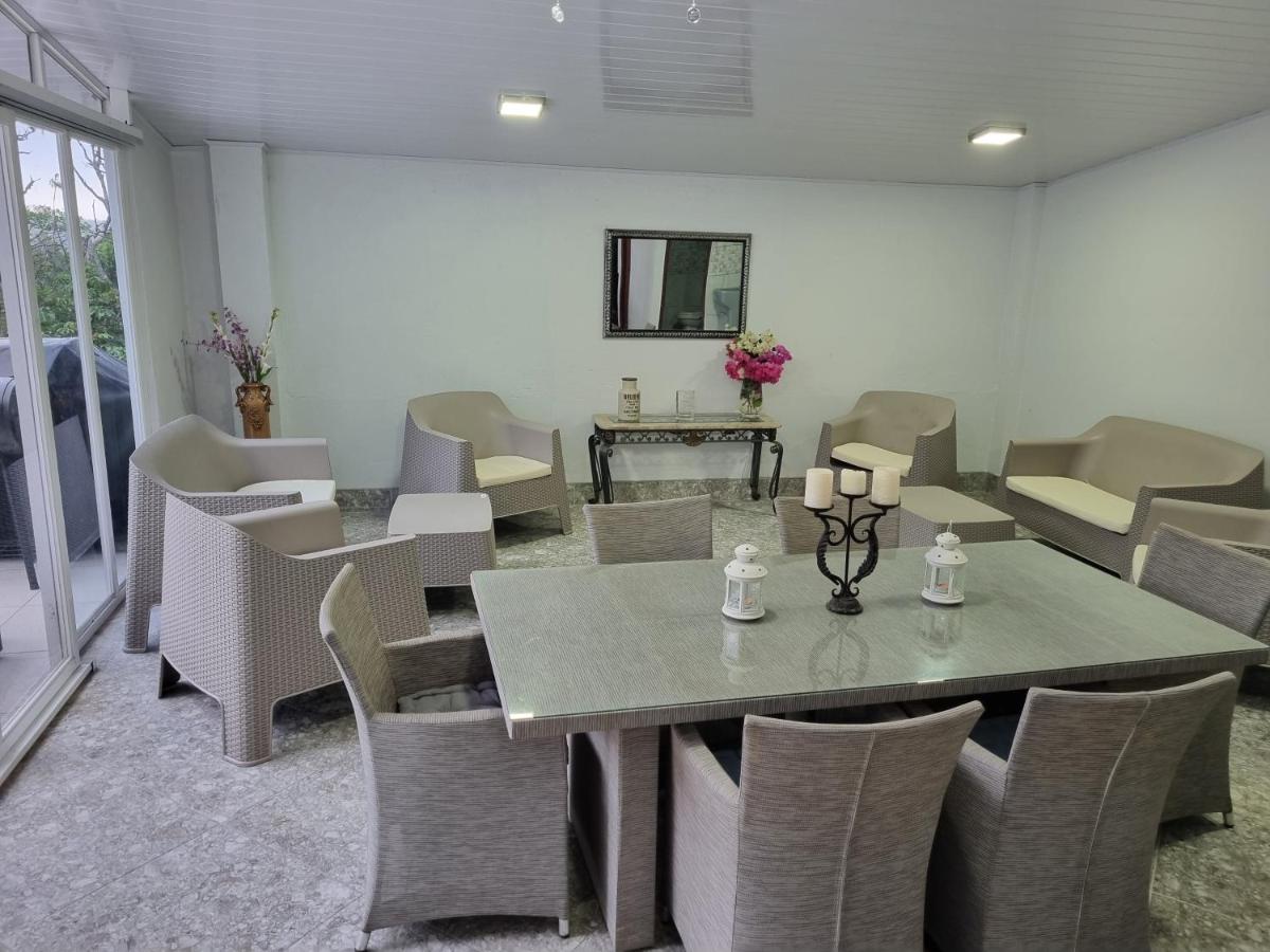 Villa Helena - Housity