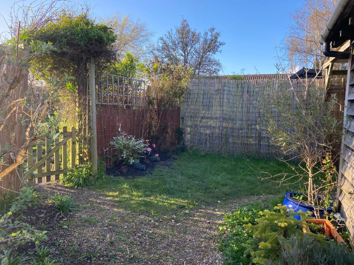 Wayside Cottage - Housity