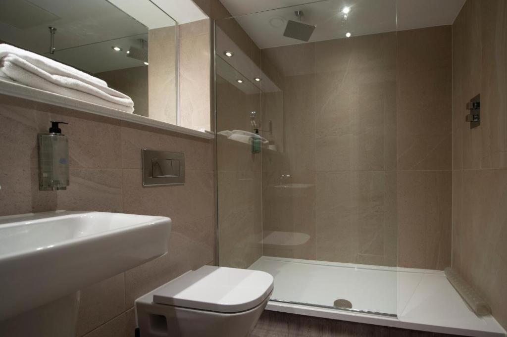 The Saxon Crown Wetherspoon - Housity