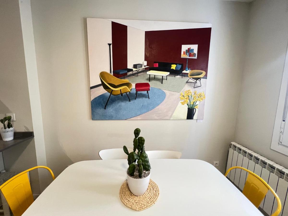 EL RINCON DE LA MERCED junto Laurel Aire acondicionado By Apartamentos Logrono org - Housity