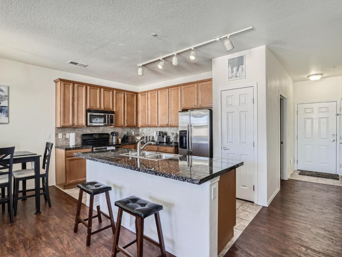 1BR Condo near Dove Valley - Housity