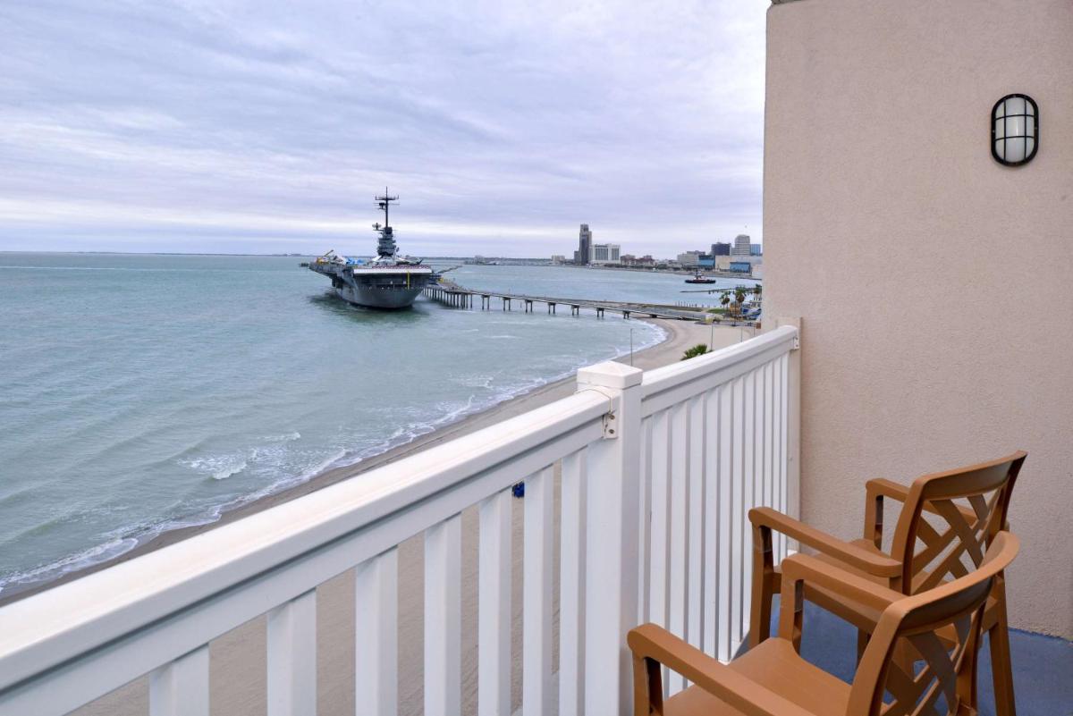 DoubleTree by Hilton Corpus Christi Beachfront - Housity