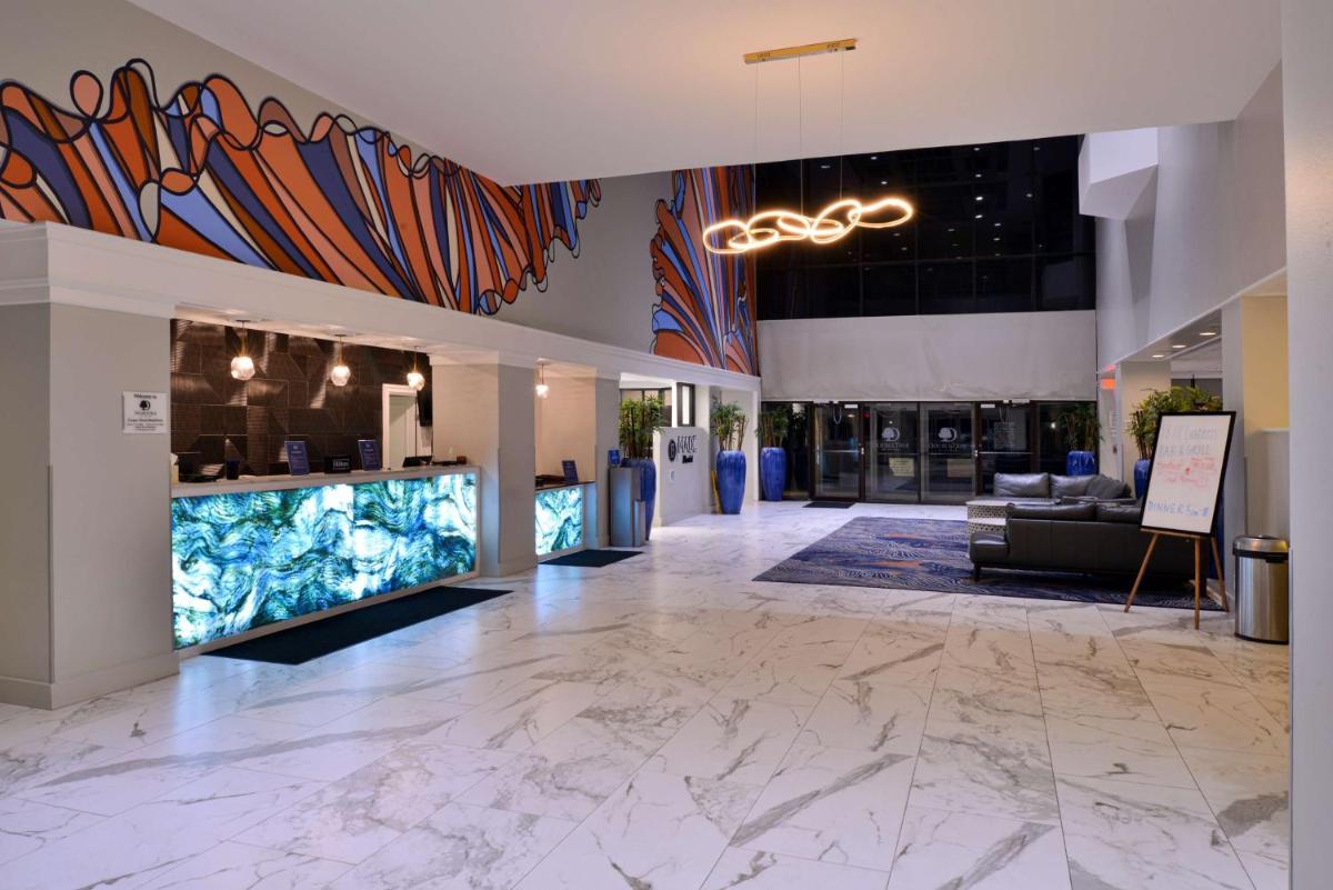 DoubleTree by Hilton Corpus Christi Beachfront - Housity