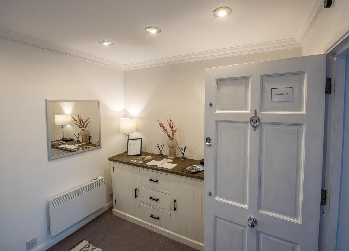 Grosvenor Pad - Lovely 2-bed Flat - FREE ON STREET PARKING - Housity