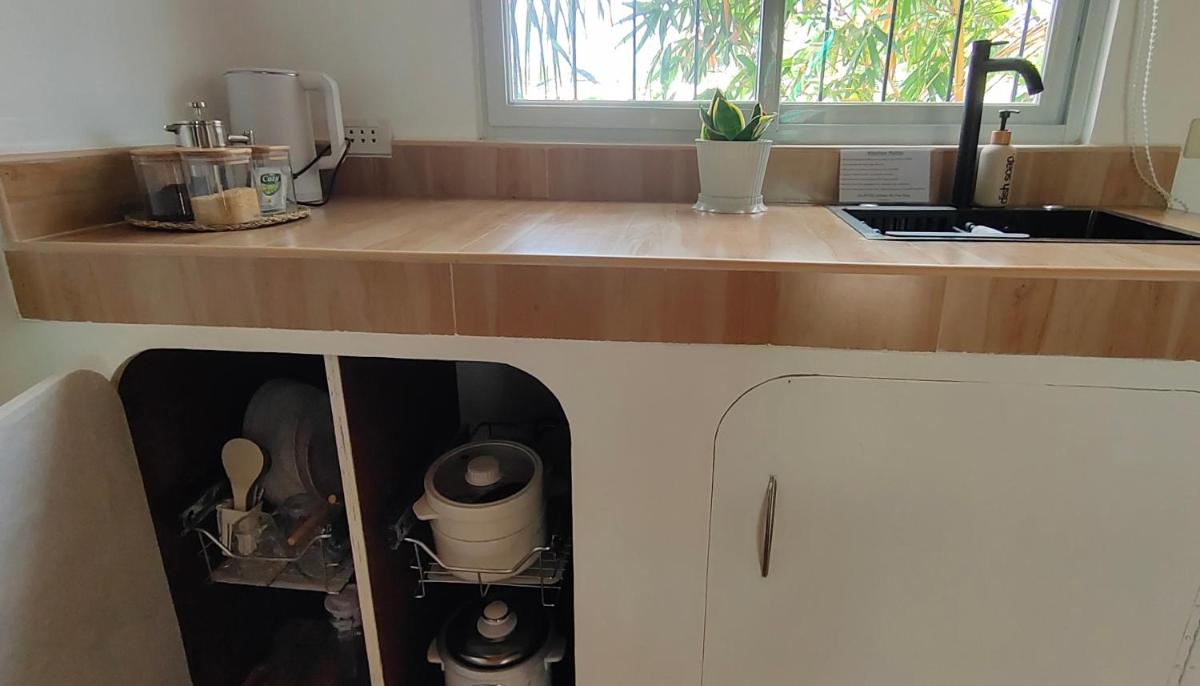 RC Hutspot Tourist Inn - Housity