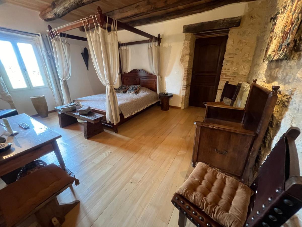 Le Relais des Chevaliers " Chambre des Chevaliers" - Housity