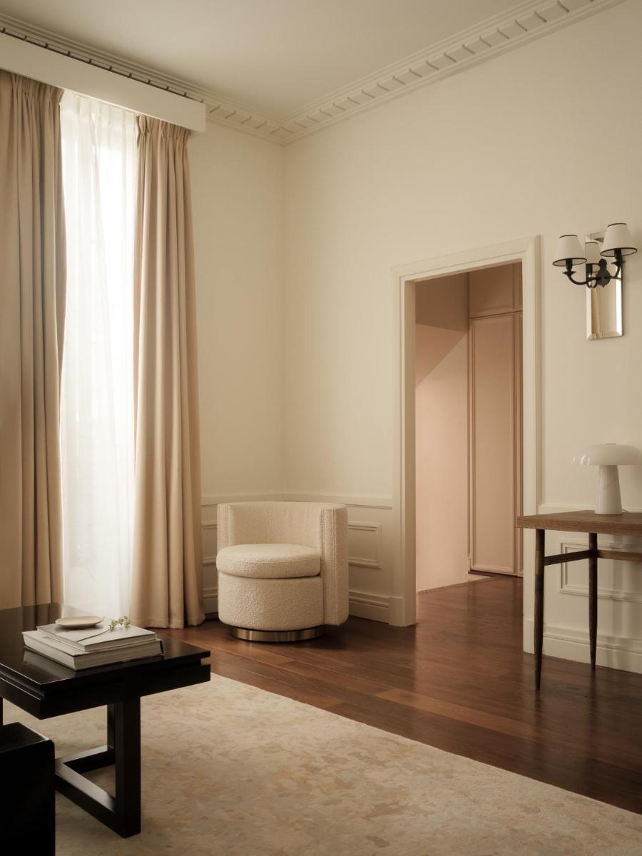Coin salon dans l'établissement Maison Delano Paris