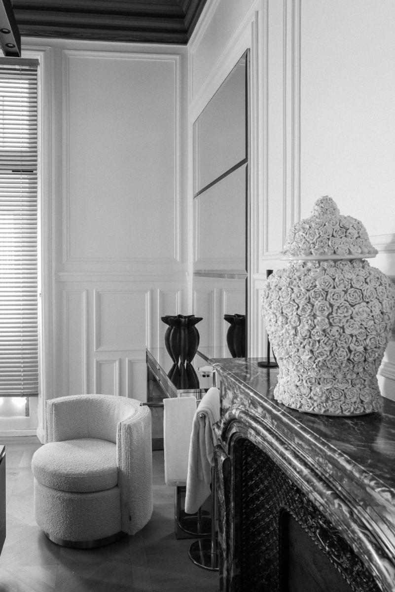 Coin salon dans l'établissement Maison Delano Paris
