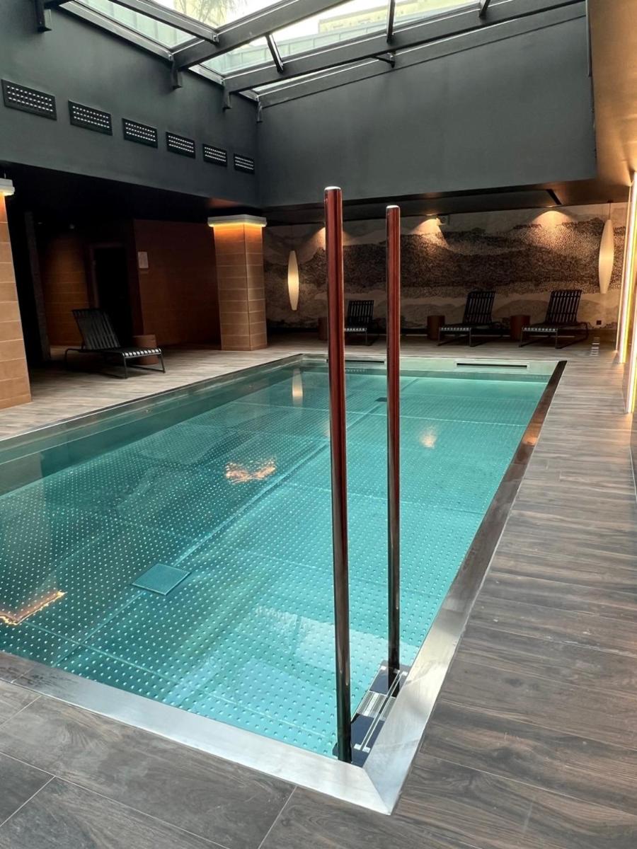 Piscine de l'établissement Hôtel & Spa Oceania Le Conti ou située à proximité