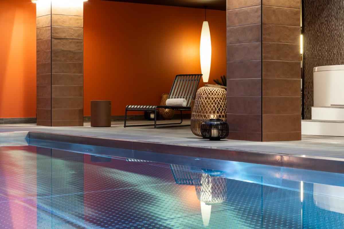 Piscine de l'établissement Hôtel & Spa Oceania Le Conti ou située à proximité