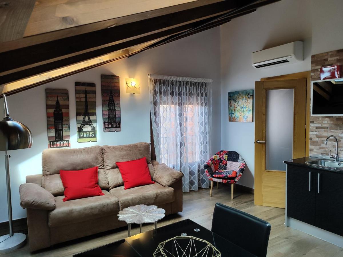 Apartamentos La Alborada Medieval - Housity