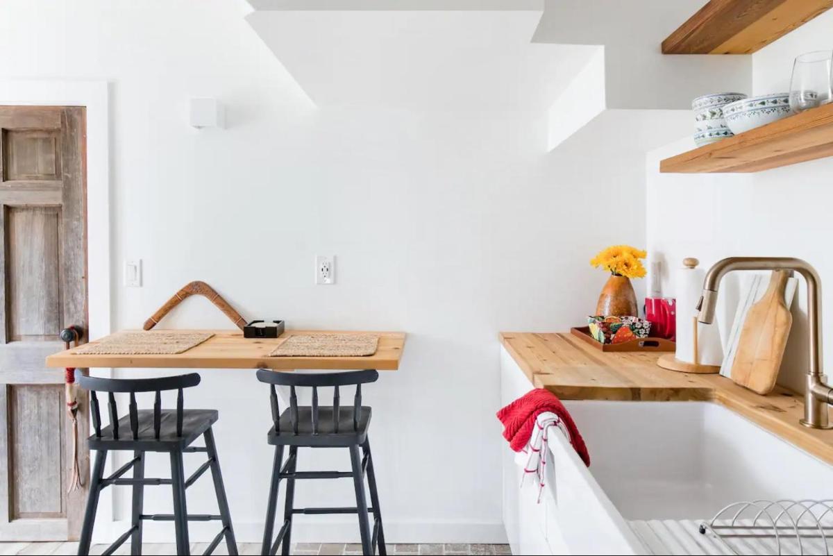 Studio Guest Suite in Forest Cottage - Housity