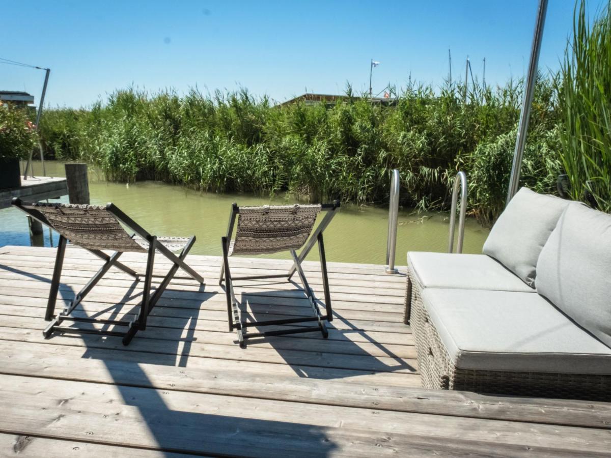 Holiday Home Relax Lodge am See by Interhome - Housity