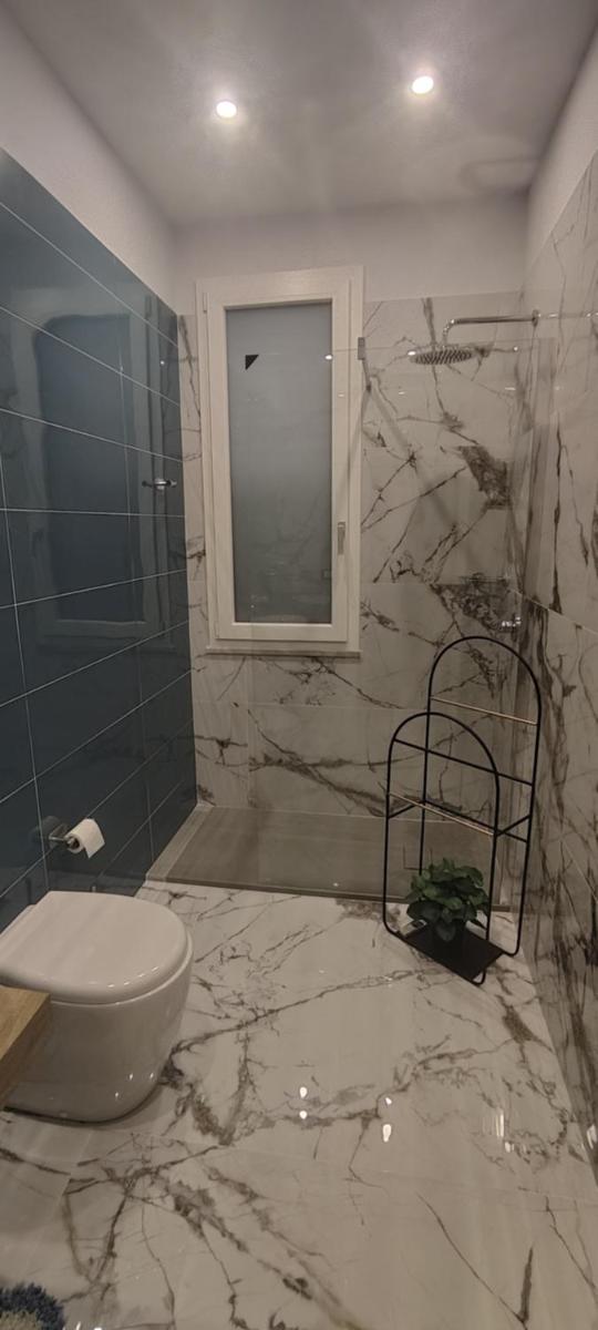 Crocco D'Oro - Housity