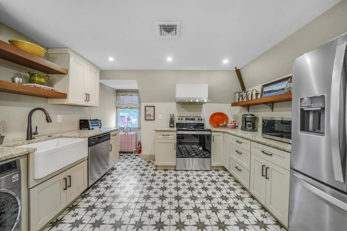 Luxury Loft in Historic Carriage House - Housity
