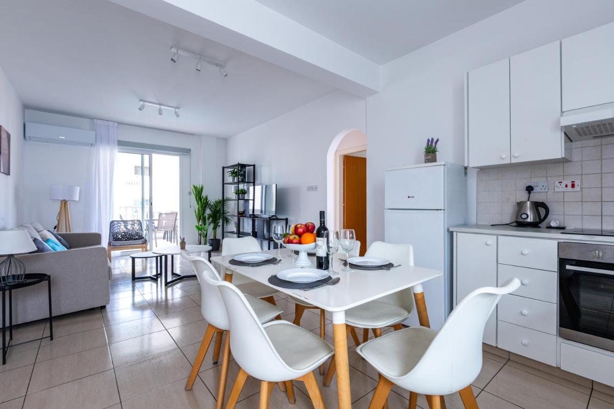 Beautiful 2 bed apartment in Paphos Cyprus - Housity