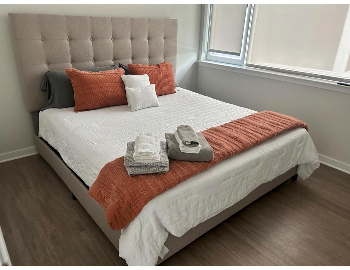 LALA LAND On The James - 5 Mins From VCU and MCV - Housity