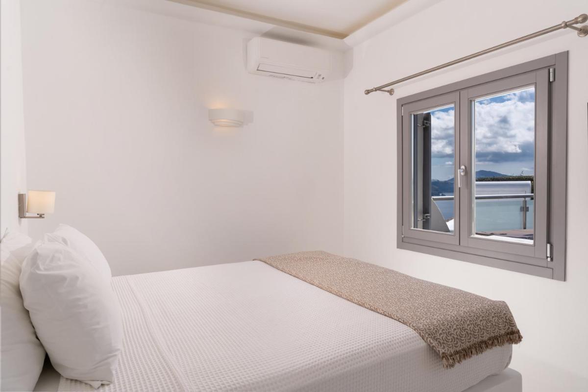 Enalion White Suites Oia - Housity