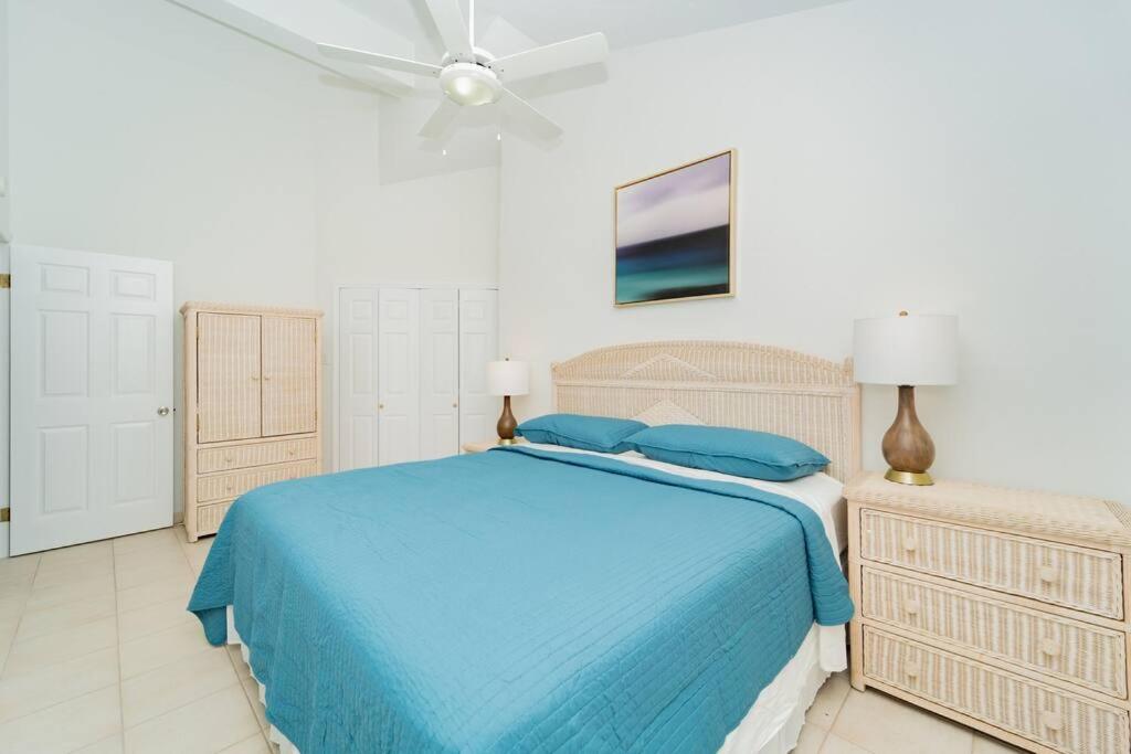 Suitetrails - Beautiful Seven Mile Beach Condo