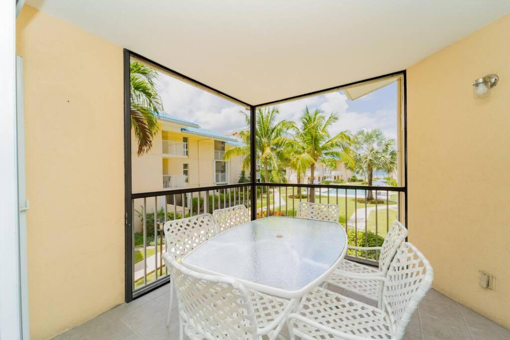 Suitetrails - Beautiful Seven Mile Beach Condo