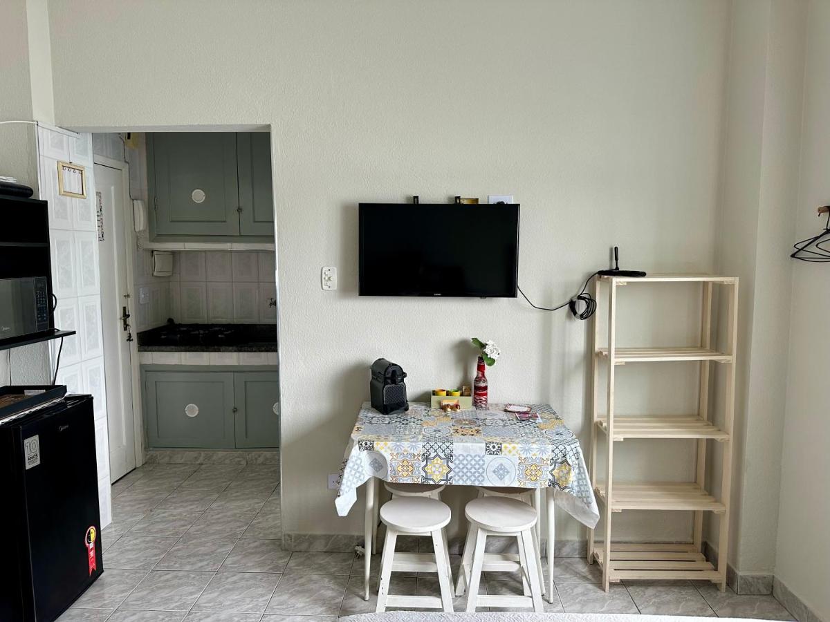 Kitnet pé na areia! Vista espetacular ! - Housity