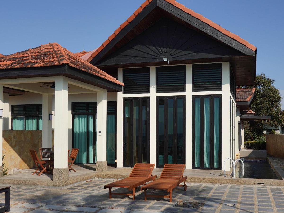 Bonheur at Karambunai - Housity