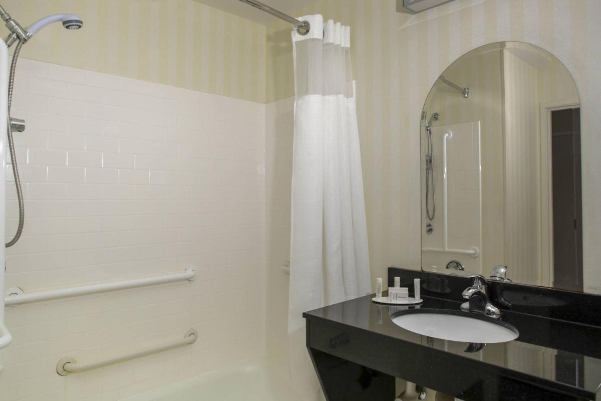 Fairfield Inn & Suites Milledgeville - Housity