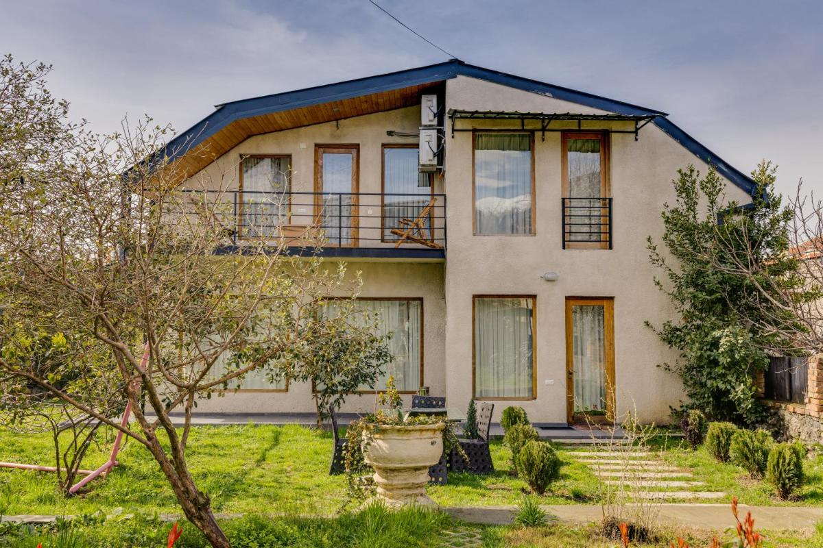 Isev Kvareli - Housity