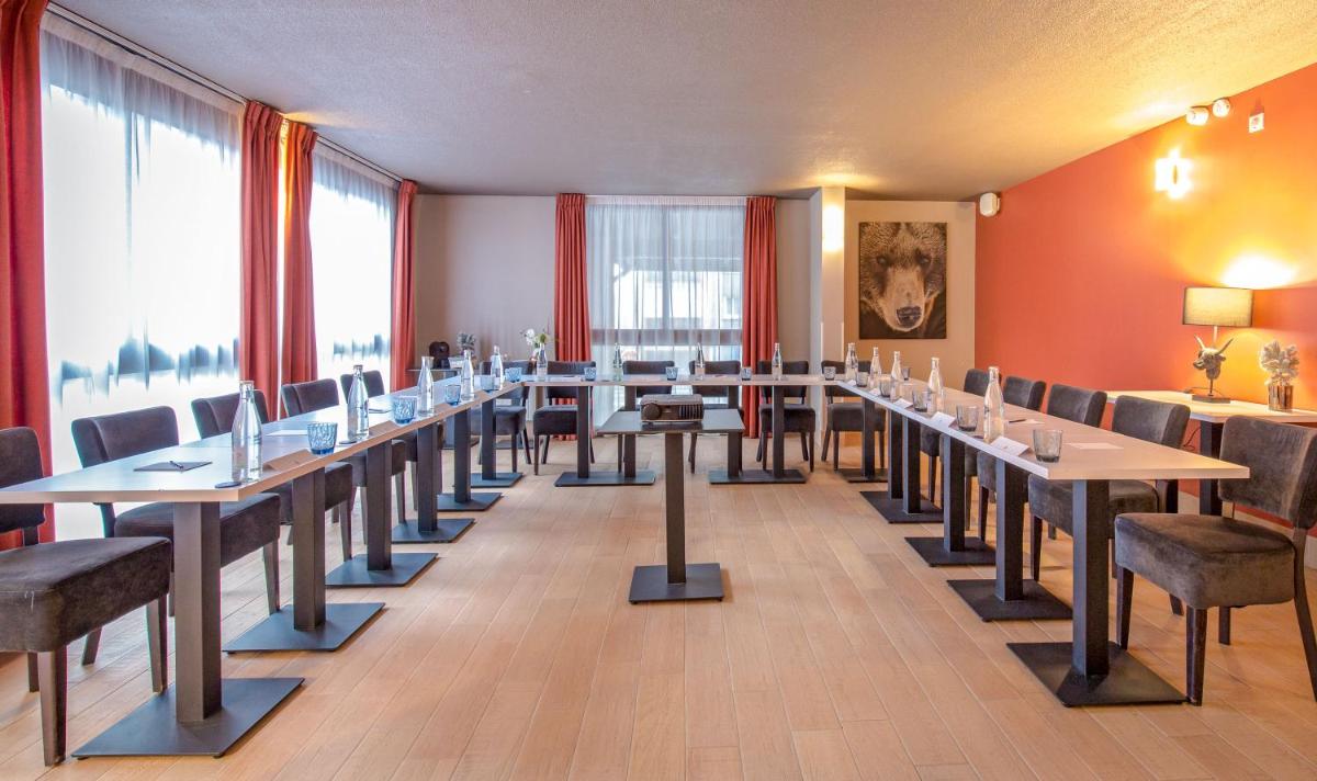 Restaurant ou autre lieu de restauration dans l'établissement SOWELL HOTELS Le Parc & Spa