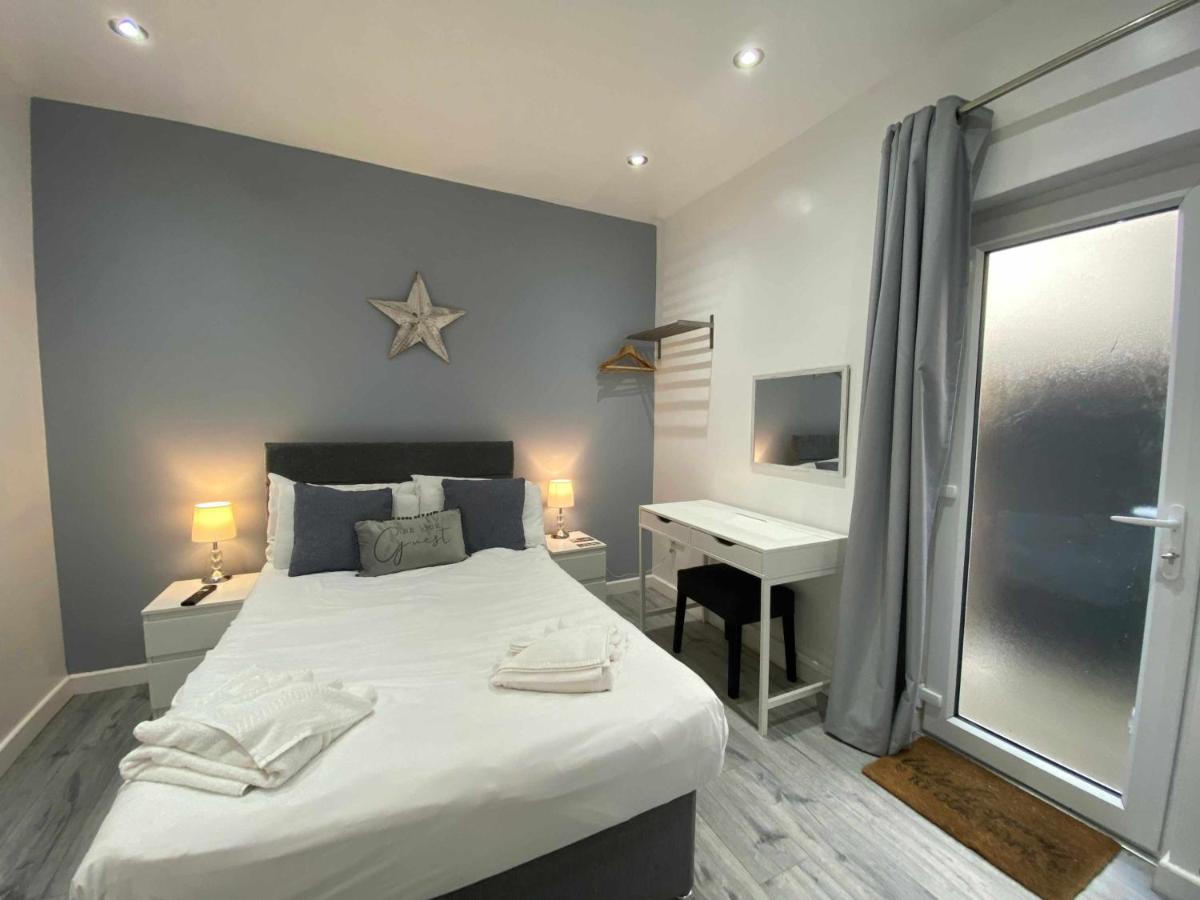 Reads Court Holiday Apartments - Blackpool Resort Collection - Housity