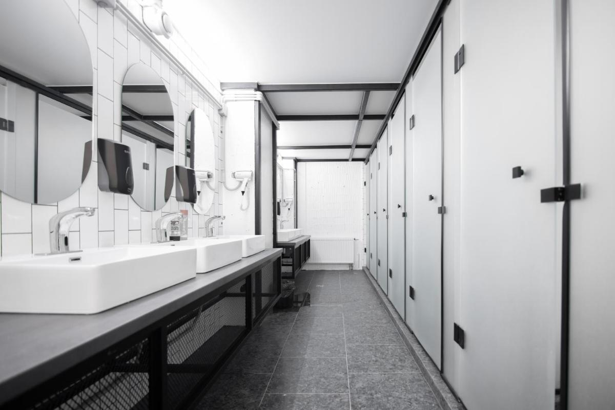 Capsule Hotel Constellation 91 - Hizvo
