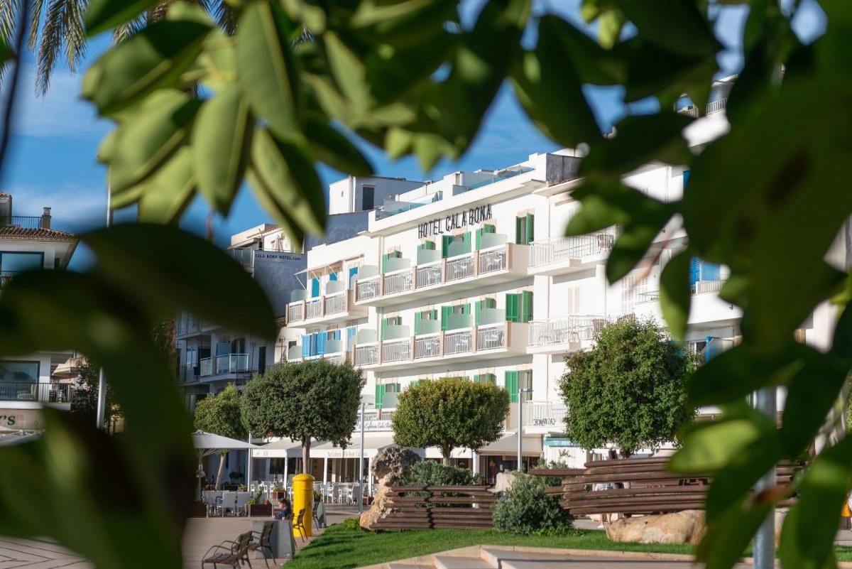 Hotel Cala Bona - Housity