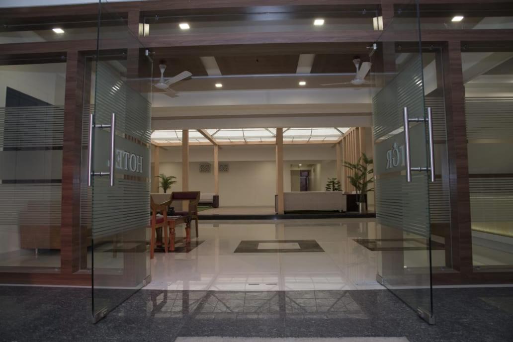 TGR ( The Grand Rediance ) - Housity