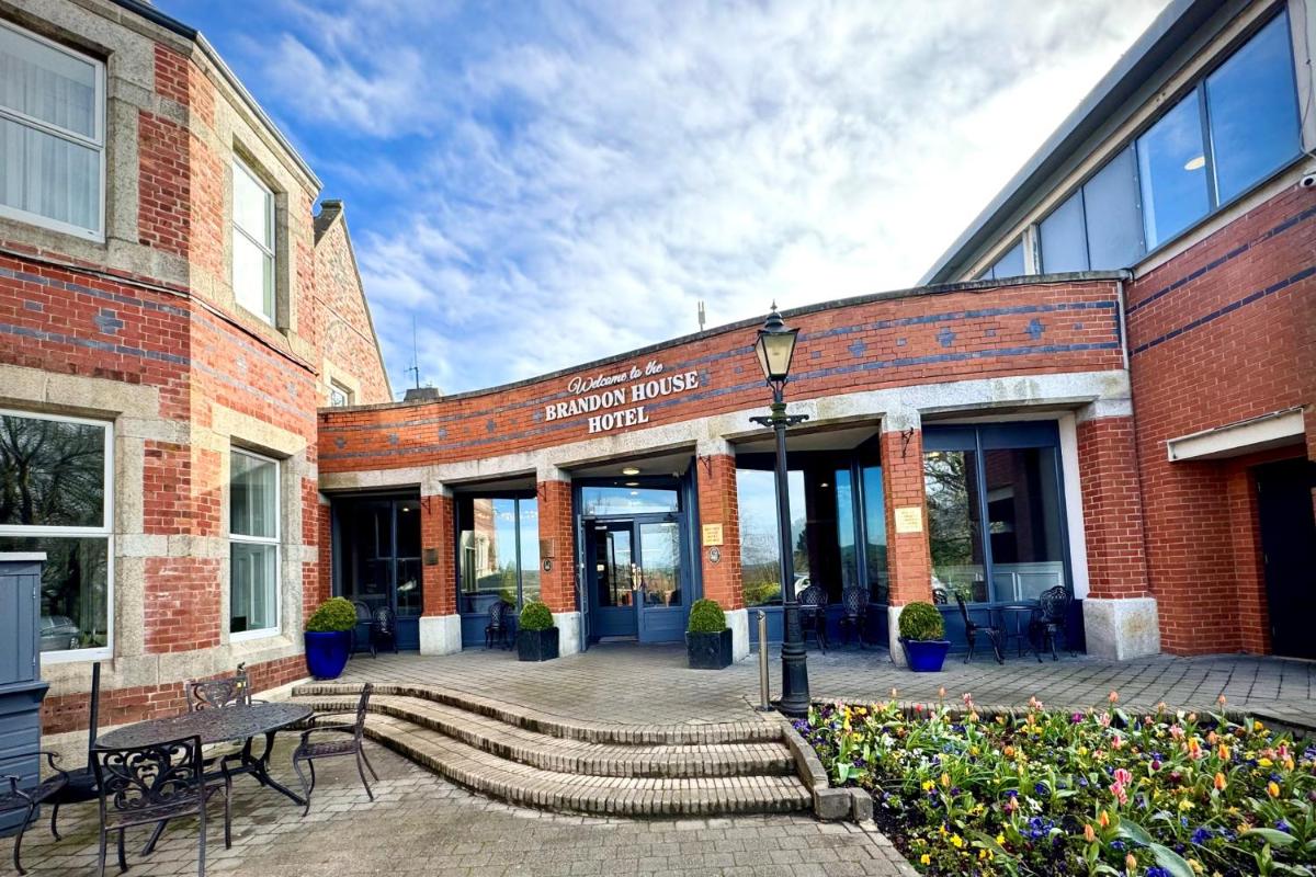 Brandon House Hotel - Housity
