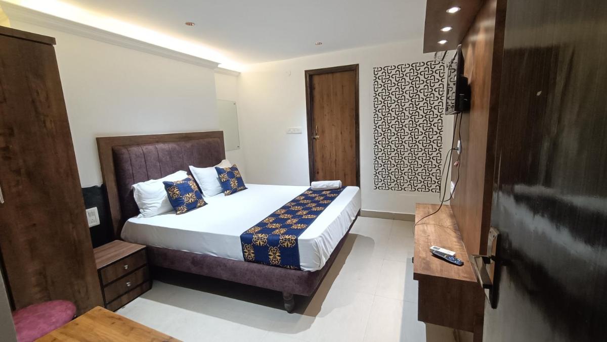 HOTEL SAI PALACE - Housity