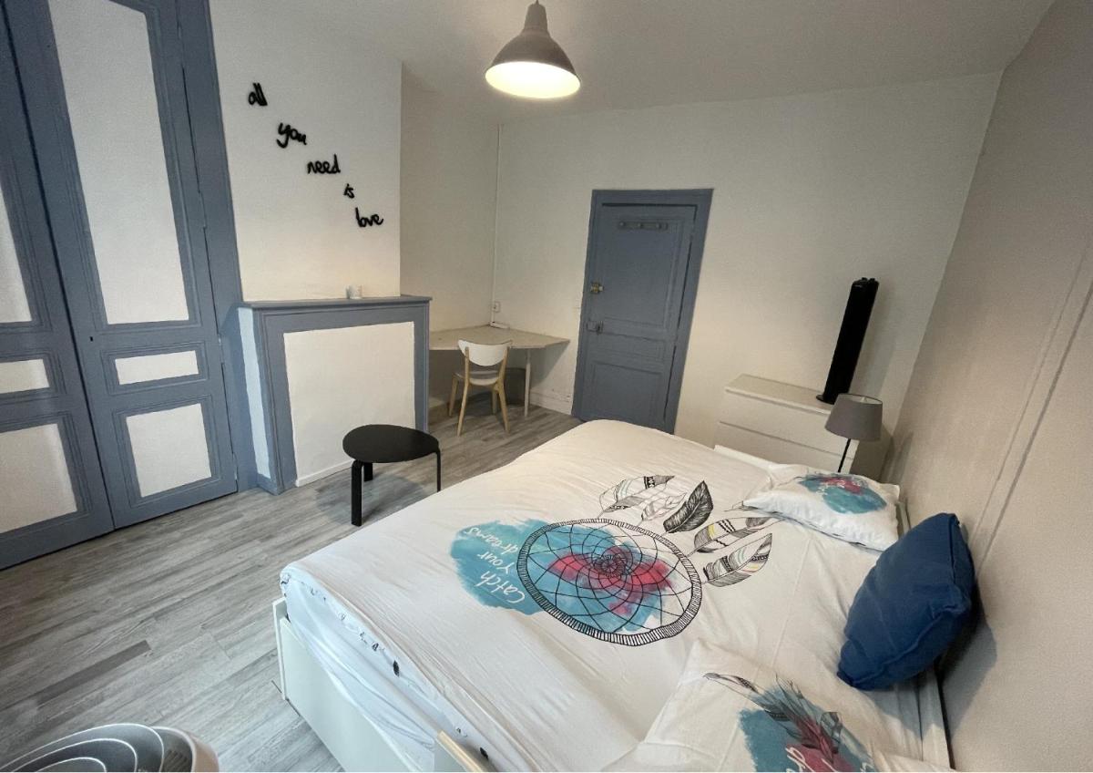 Bienvenu chez Zazou - Housity