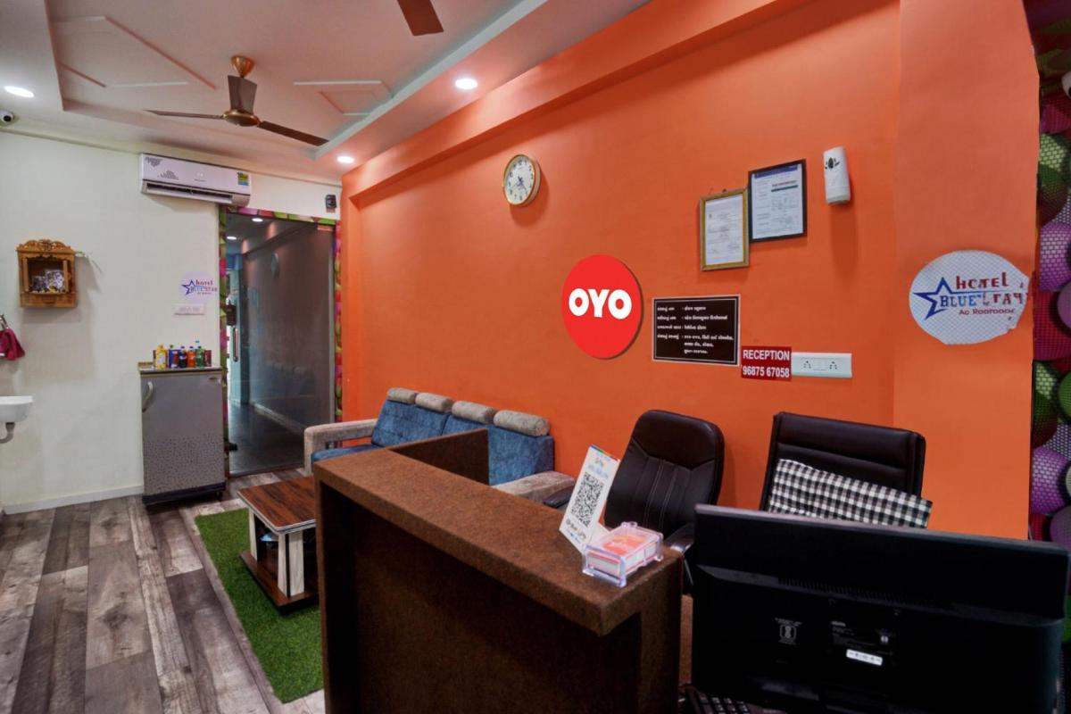 OYO Flagship 92781 Hotel Blue Star - Housity