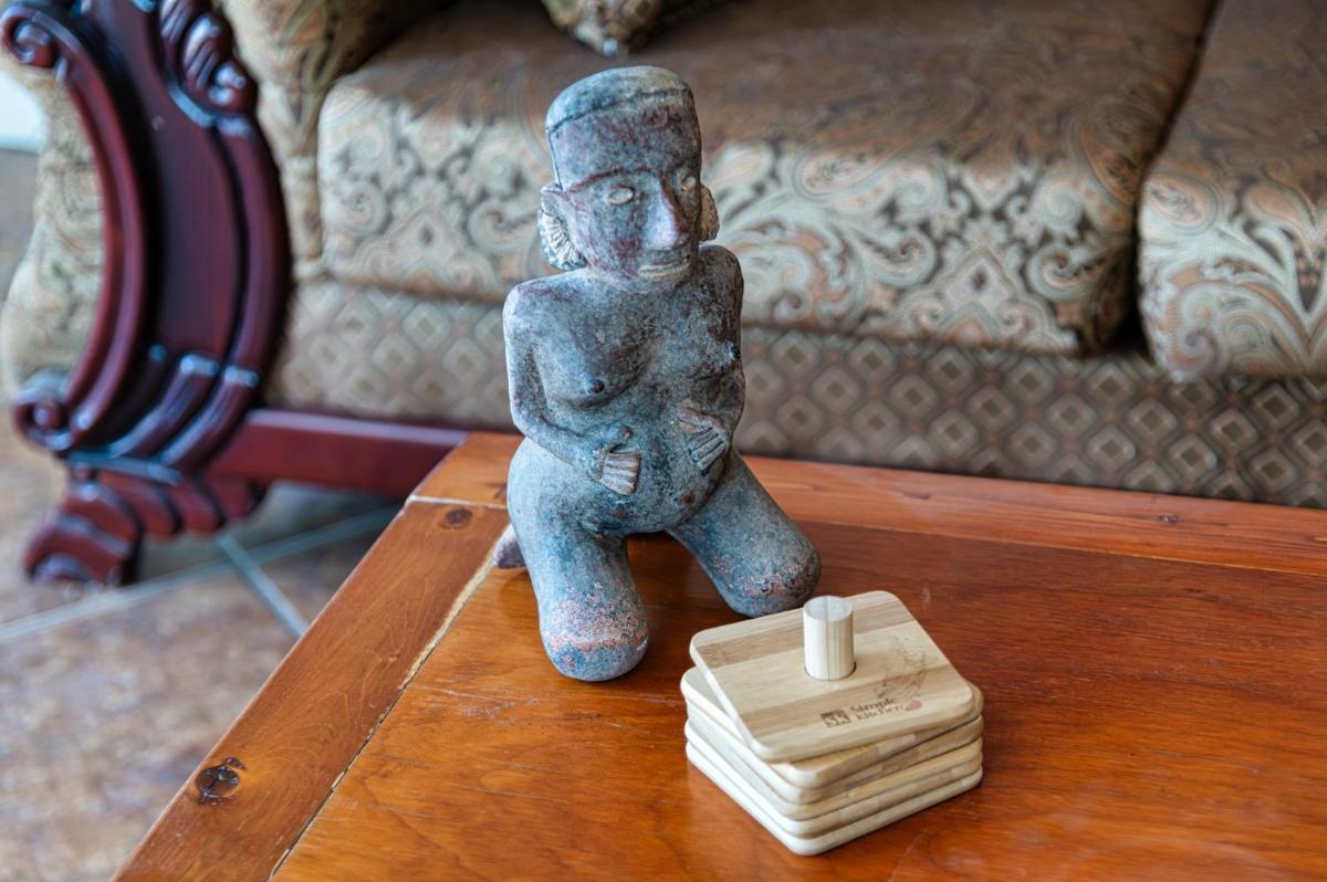 Sojourner’s Vista del Lago - Housity