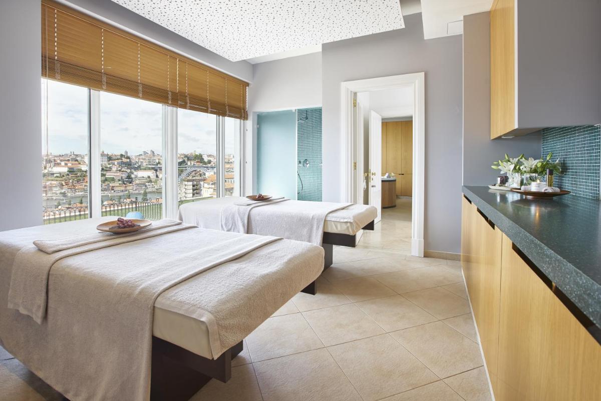 Uma cama ou camas num quarto em The Yeatman