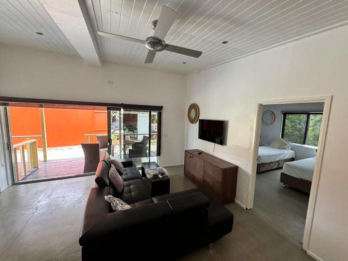 Elluk East Studios - Housity