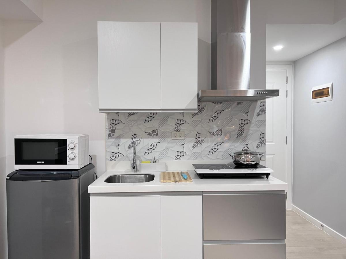 Azure Lovely and Refreshing 1 Bedroom Suite - Housity