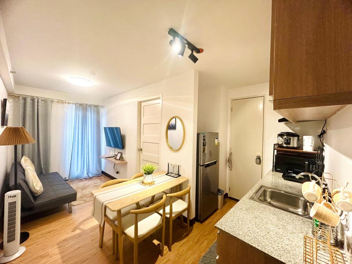 Suitetrails - 1 BR Cozy Condo / Arezzo Place Davao near Airport