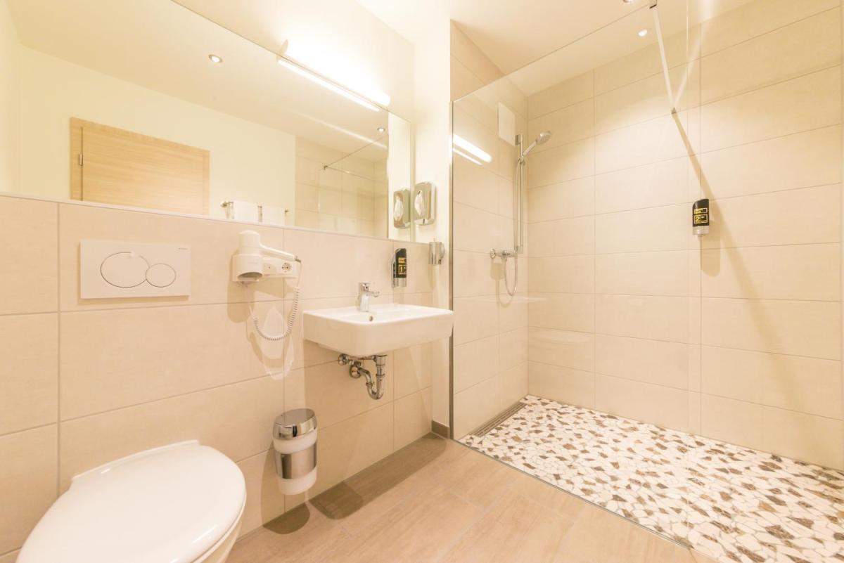 Ammi Hotel Garni - Housity