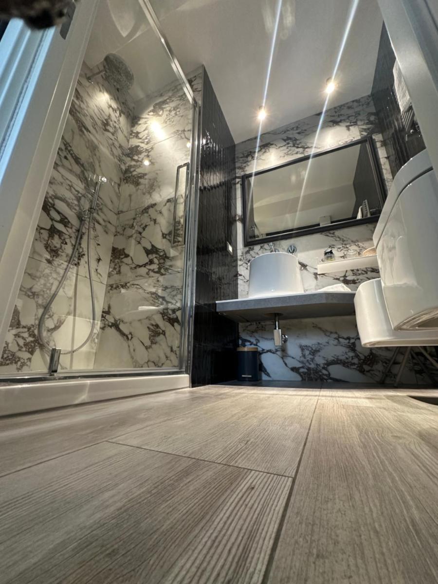 La Linea D'Acqua - Housity