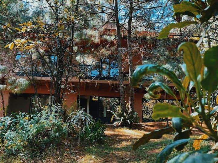 CASA LOS OCOTES VALLE DE BRAVO EDO MEX - Housity